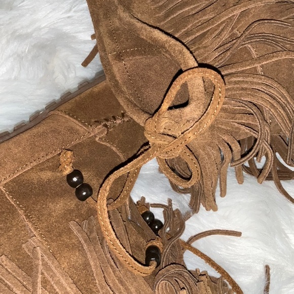 Minnetonka Double Fringe
Moccasin Boots - Picture 11 of 11